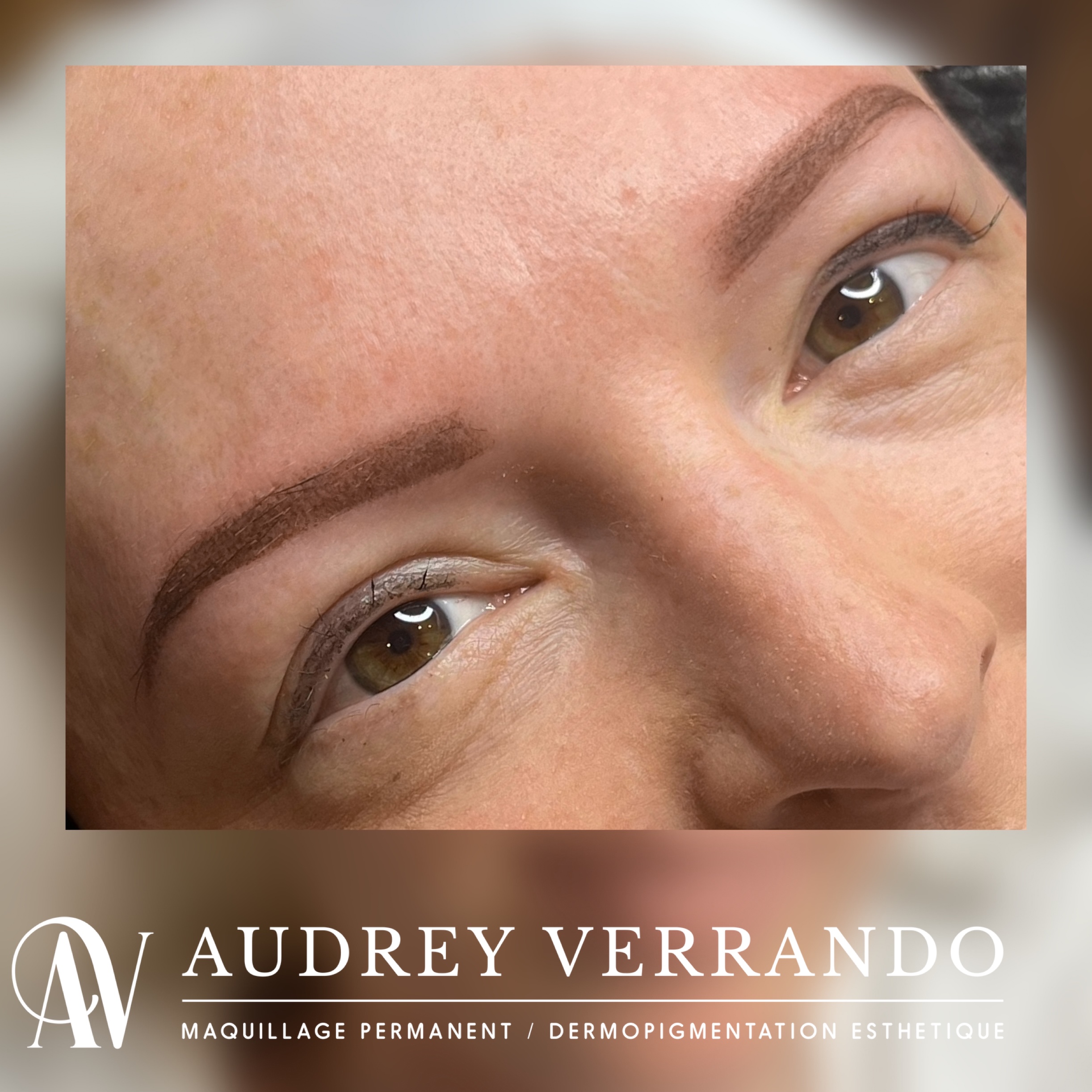 Sourcils "POUDRÉ VELOURS"